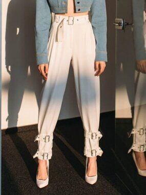 KREIST High-Waist Cream Belted Tapered Trousers with Ankle Straps. Size 2/FR 36